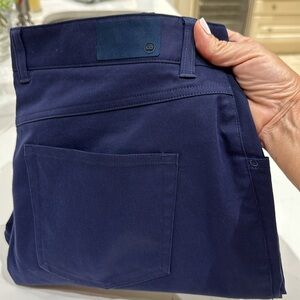 Peter Millar like new size 36/30 navy crown comfort five pocket pants